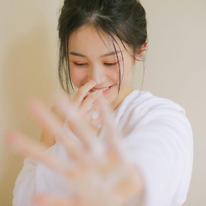 淫词艳曲激情骚麦自慰
