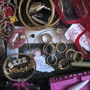 淫词艳曲激情骚麦自慰
